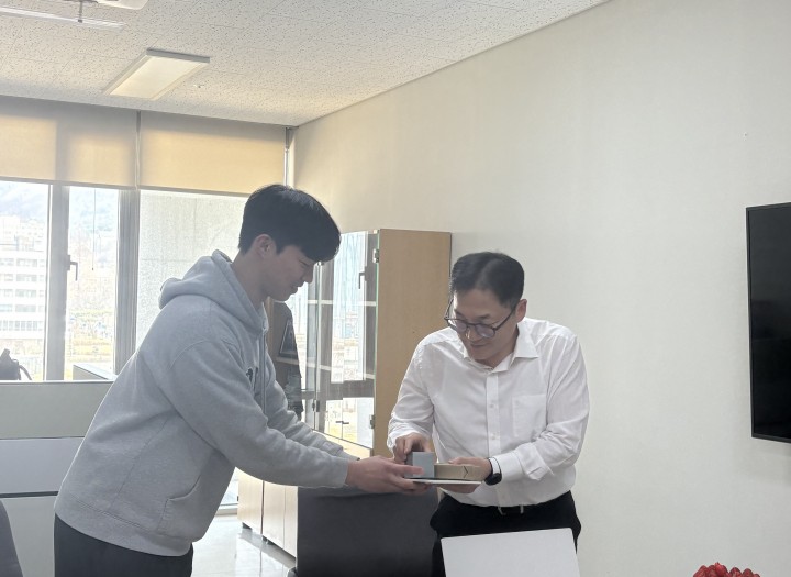 교수님 생신 -2.jpg