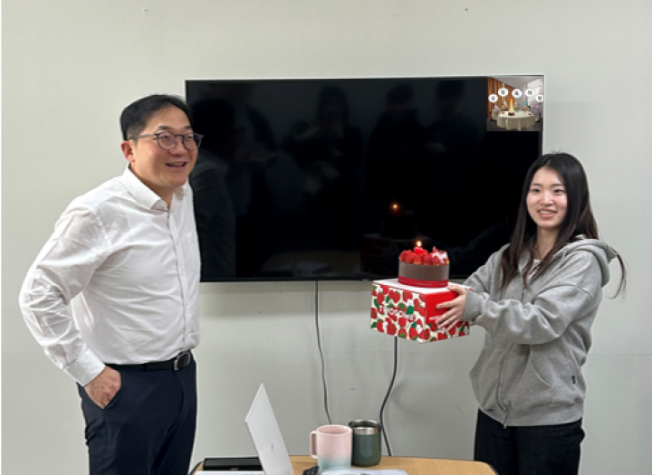 26 교수님 생신 - 1.PNG